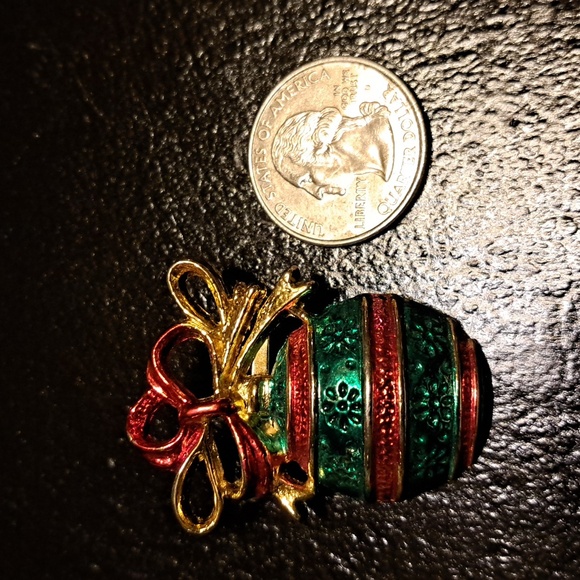 Vintage Christmas Ornament Brooch - Picture 4 of 5